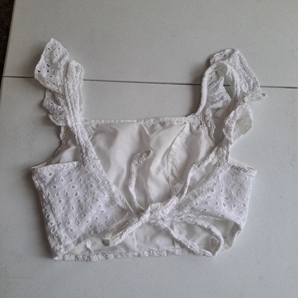 White 4 Tops Bundle - Picture 11 of 12